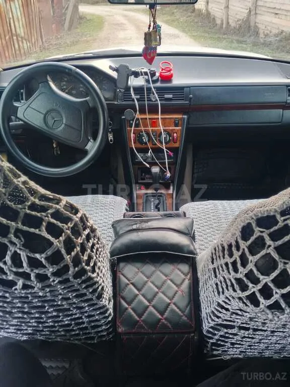 Mercedes 250 D — foto 3/4