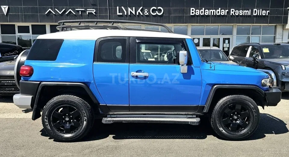 Toyota FJ Cruiser — foto 4/4