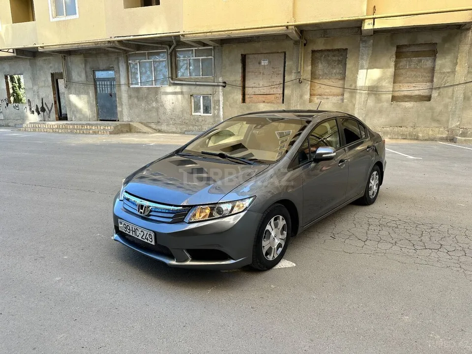 Honda Civic — foto 1/4
