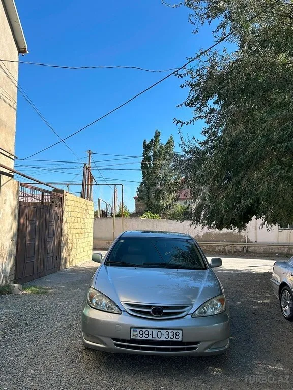 Toyota Camry — foto 2/4