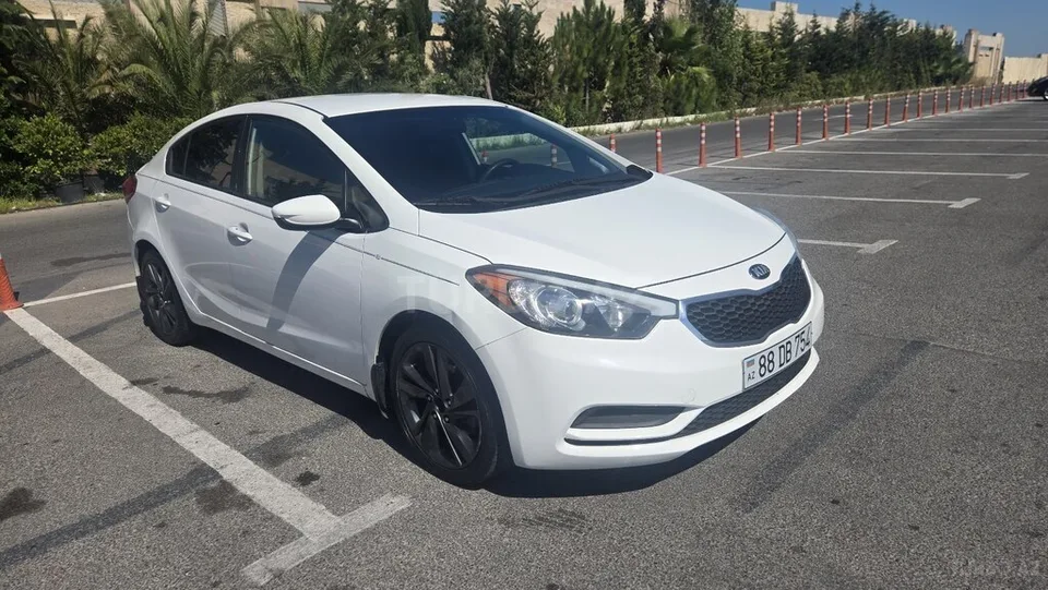 Kia Forte — foto 2/4
