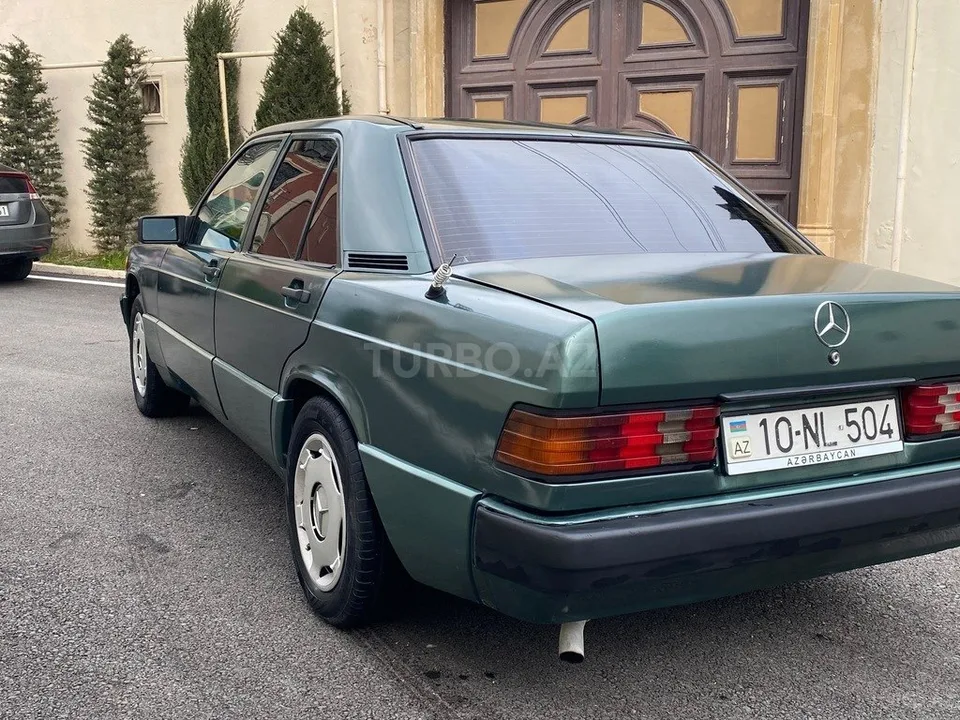 Mercedes 190 — foto 4/4