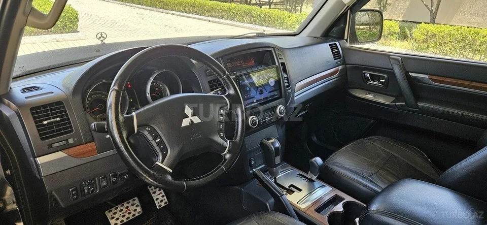 Mitsubishi Pajero — foto 3/4