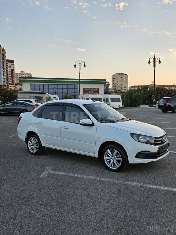 LADA (VAZ) Granta — foto 3/4
