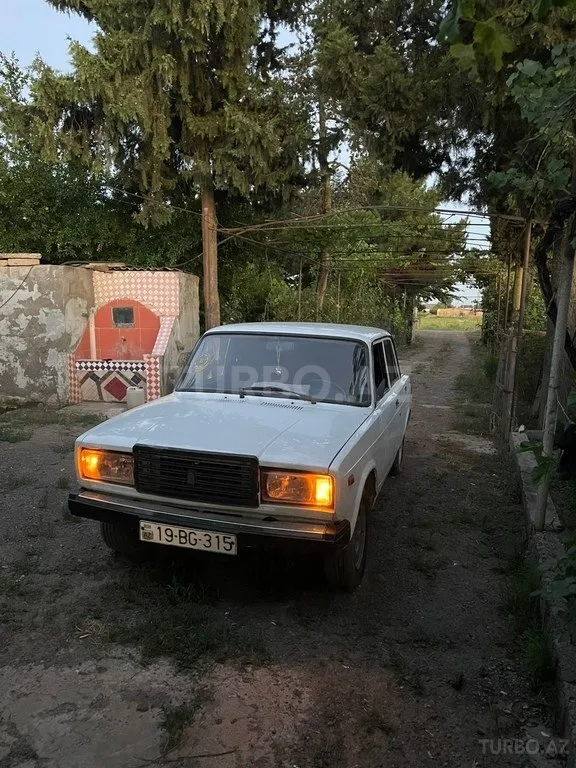 LADA (VAZ) 2107 — фото 1/4