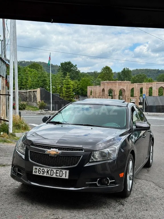 Chevrolet Cruze — фото 1/4