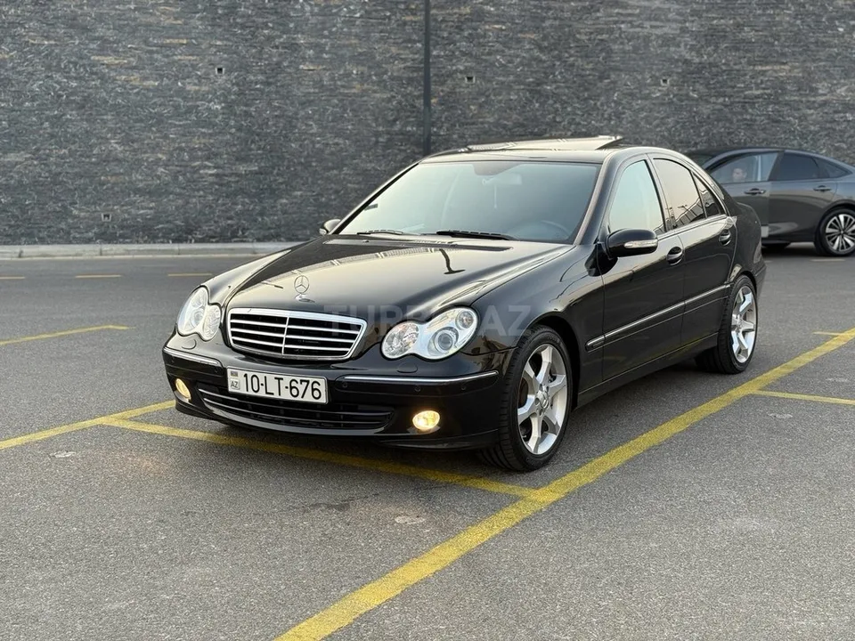 Mercedes C 230 — foto 1/4