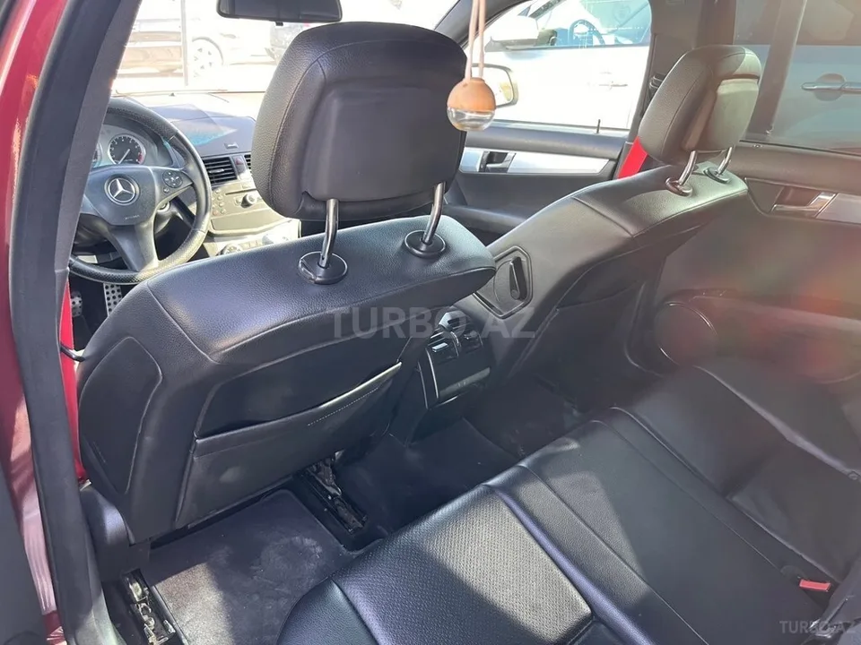 Mercedes C 300 — foto 4/4