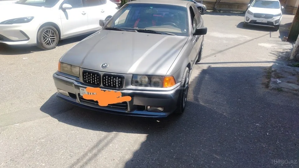 BMW 318 — foto 1/4