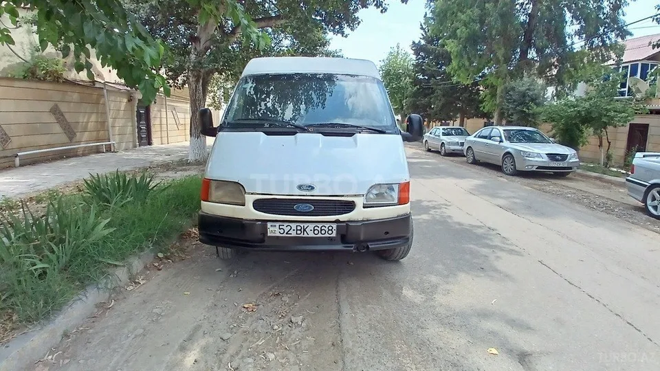 Ford Transit — foto 1/4