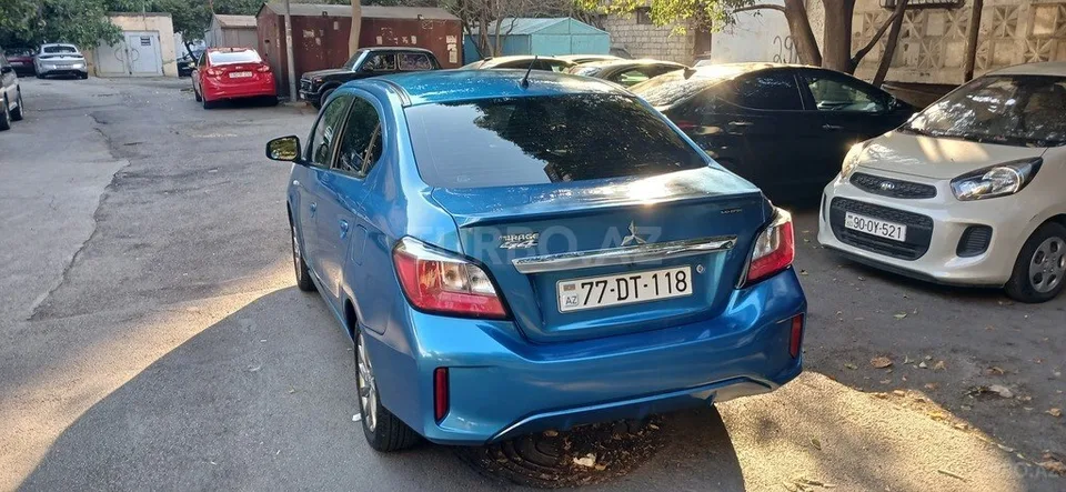 Mitsubishi Mirage — foto 3/4