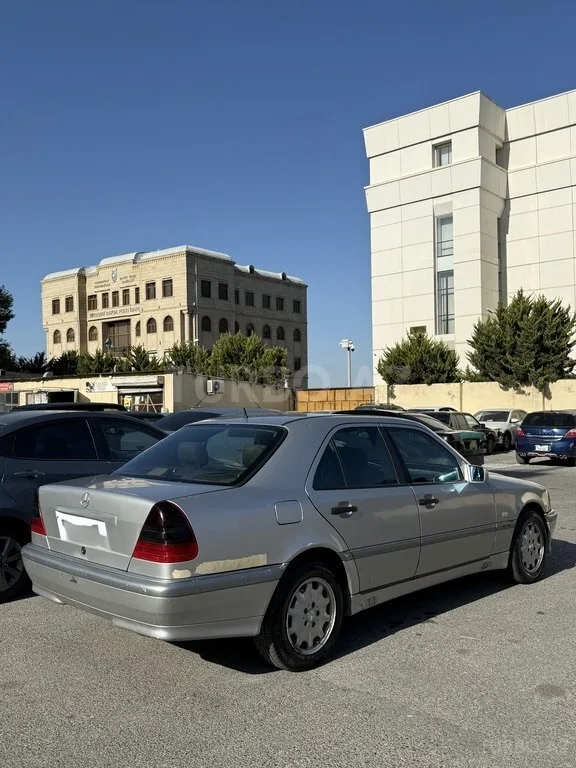 Mercedes C 220 — foto 2/4