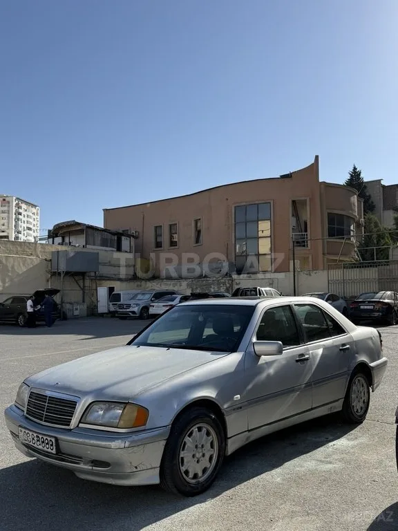 Mercedes C 220 — foto 3/4