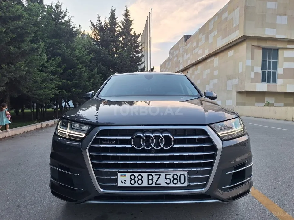 Audi Q7 — foto 1/4