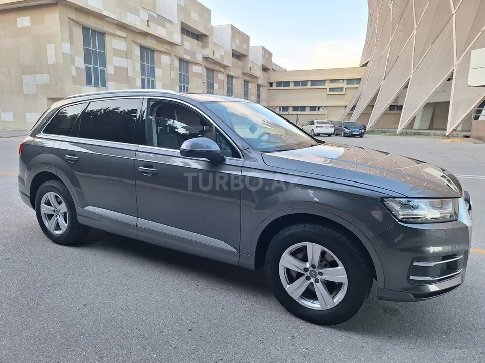 Audi Q7 — foto 4/4