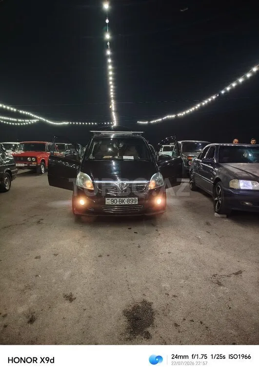 Opel Zafira — foto 1/4