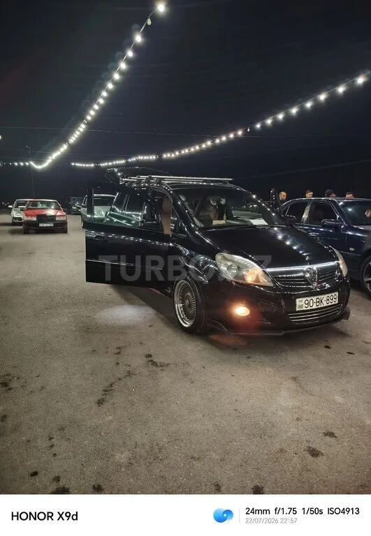 Opel Zafira — foto 2/4