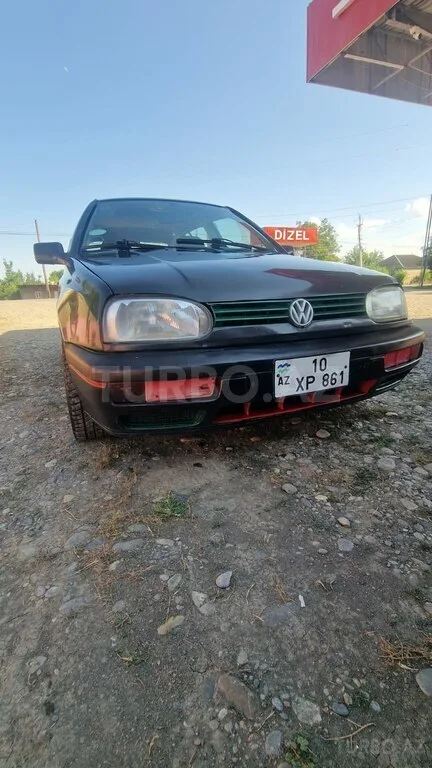 Volkswagen Golf — foto 1/4