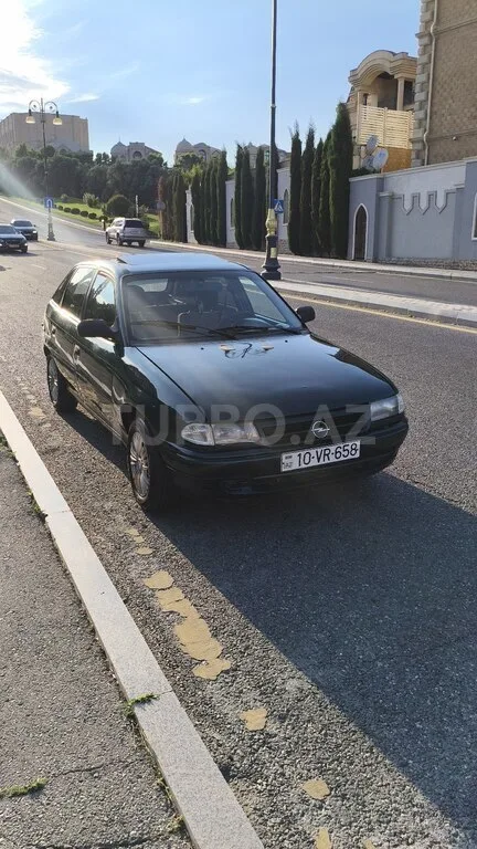 Opel Astra — foto 2/4