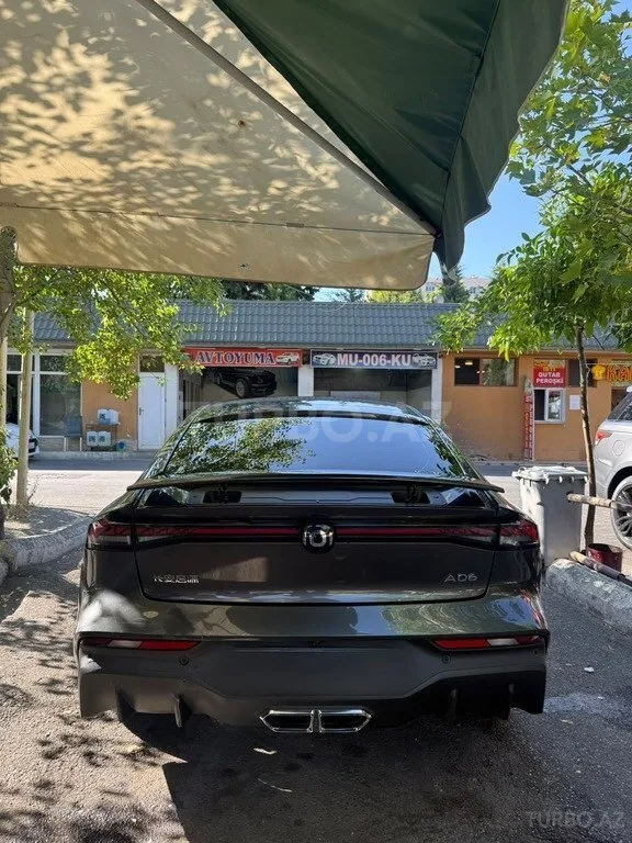Changan Qiyuan A06 — foto 2/4