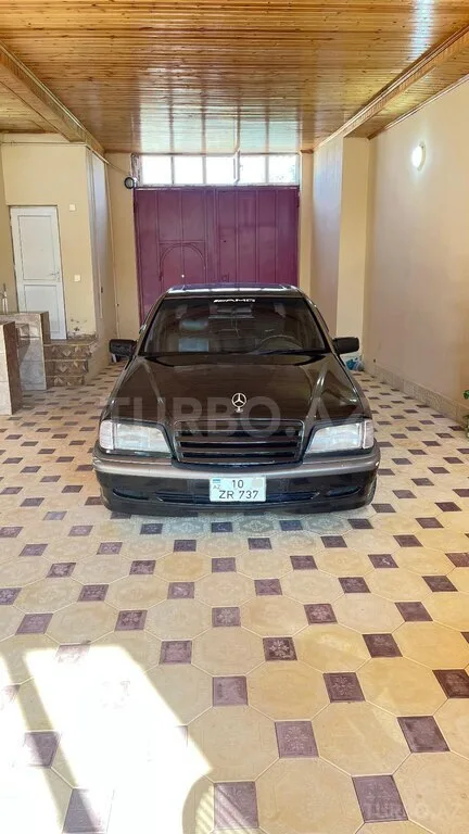 Mercedes C 220 — foto 1/4