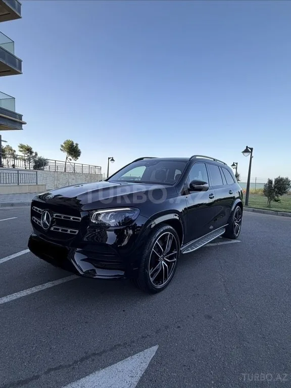 Mercedes GLS 450 4MATIC — foto 1/4