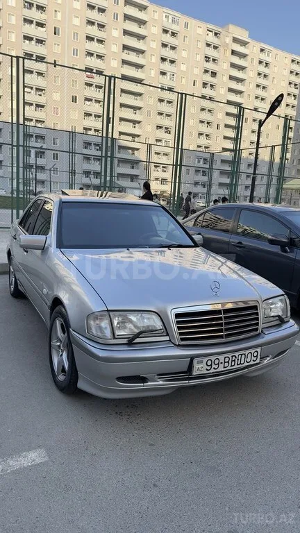 Mercedes C 180 — foto 2/4