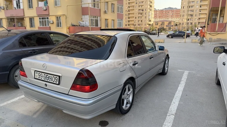 Mercedes C 180 — foto 4/4