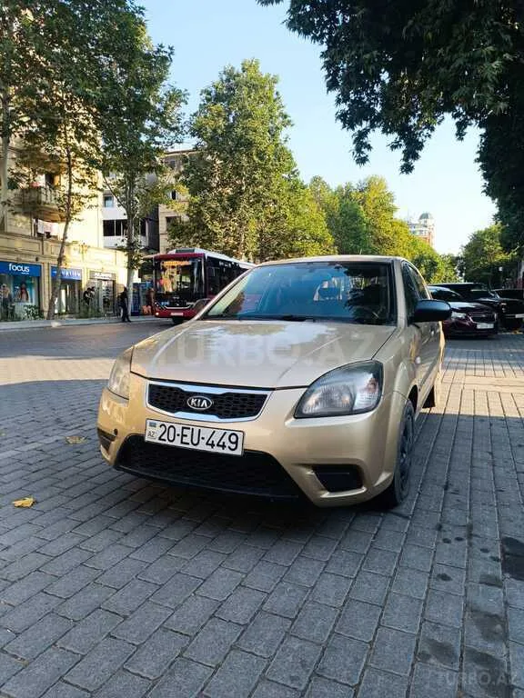 Kia Rio — foto 1/4