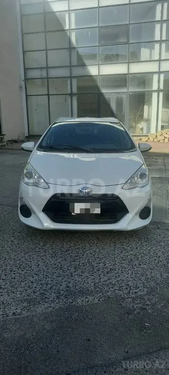 Toyota Aqua — foto 1/4