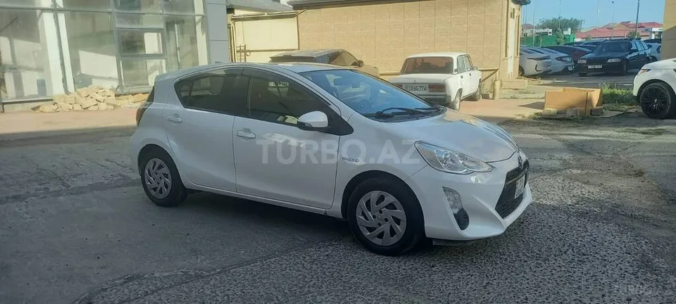 Toyota Aqua — foto 2/4