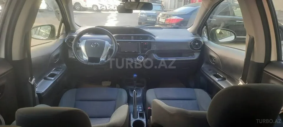 Toyota Aqua — foto 3/4