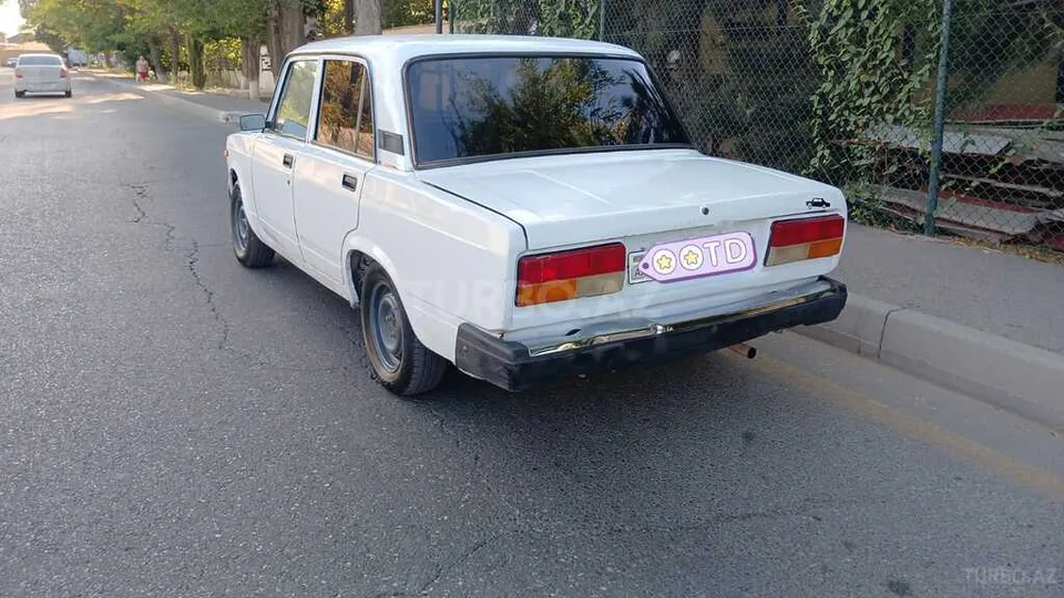 LADA (VAZ) 2107 — foto 3/4