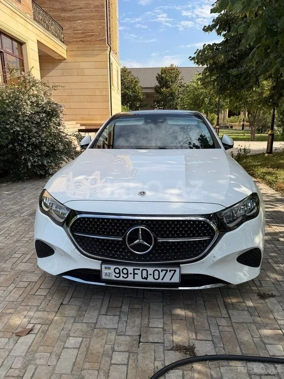 Mercedes E 200 — foto 1/4