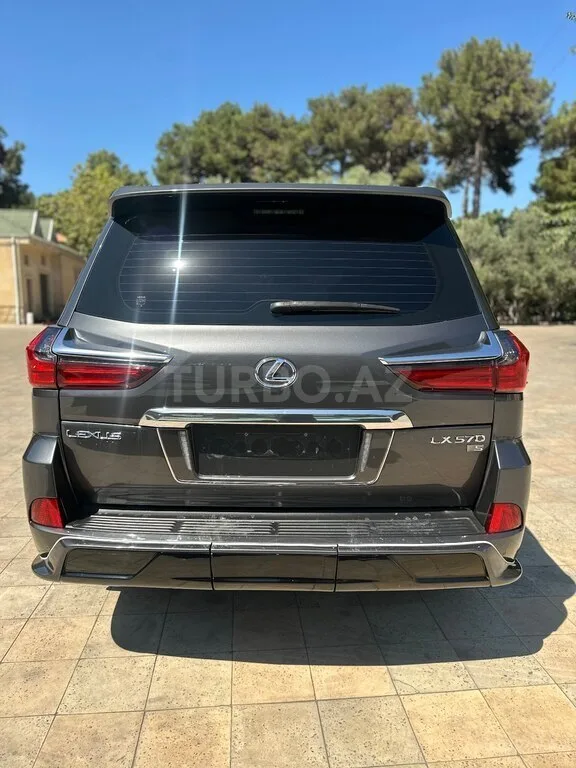 Lexus LX 570 — foto 2/4