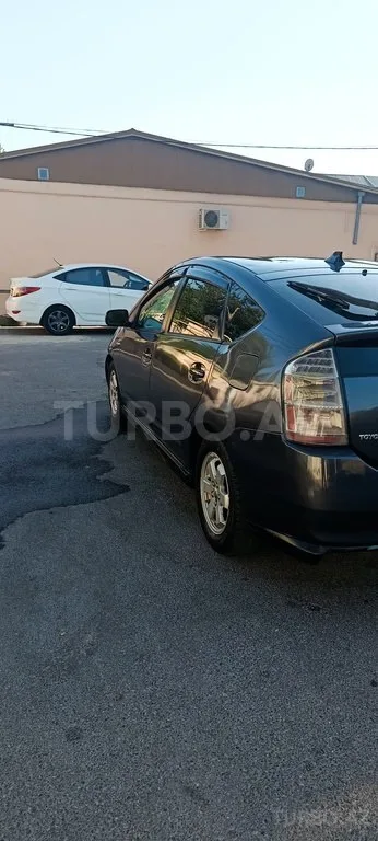 Toyota Prius — foto 3/4