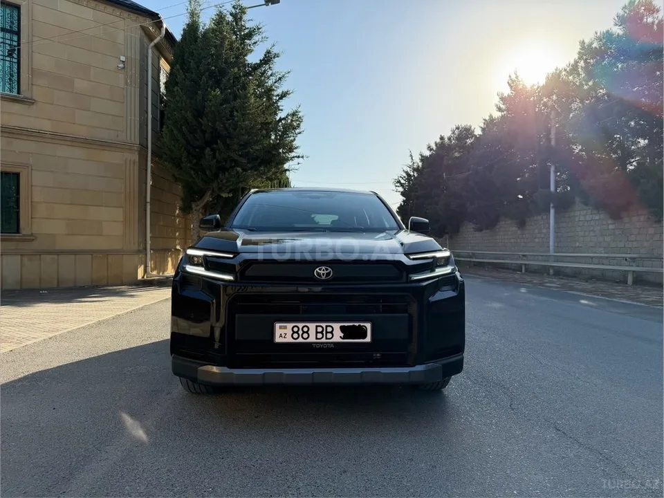 Toyota RAV4 — foto 1/4
