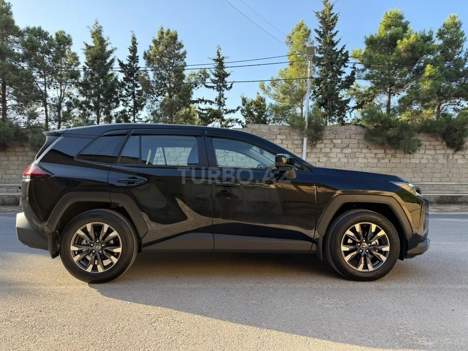 Toyota RAV4 — foto 3/4