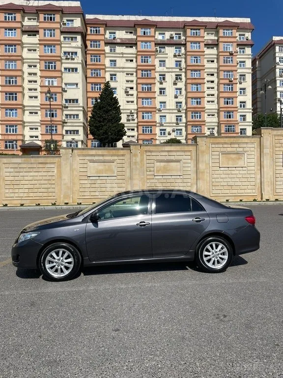 Toyota Corolla — foto 3/4