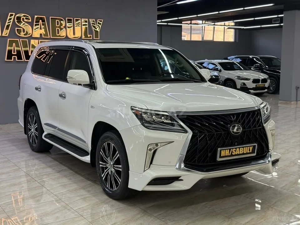 Lexus LX 570 — foto 3/4