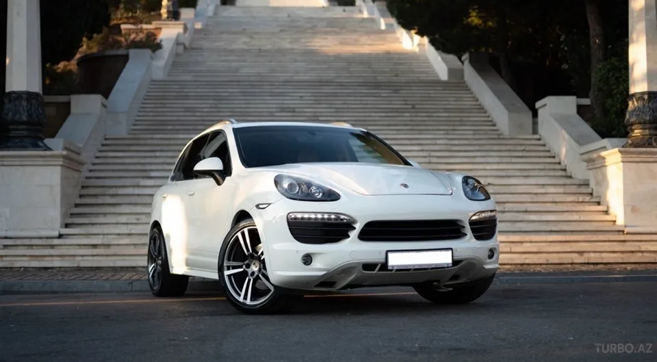 Porsche Cayenne — foto 1/4