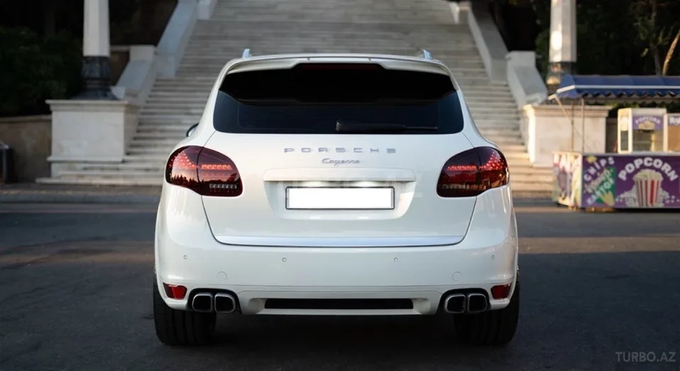Porsche Cayenne — foto 2/4