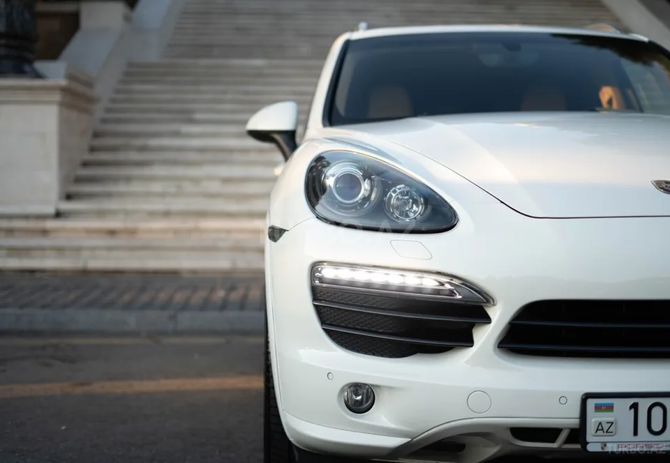 Porsche Cayenne — foto 3/4