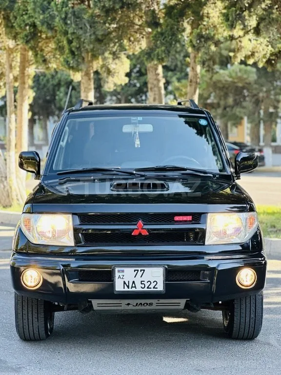 Mitsubishi Pajero io — foto 1/4