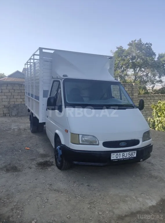 Ford Transit — foto 1/4