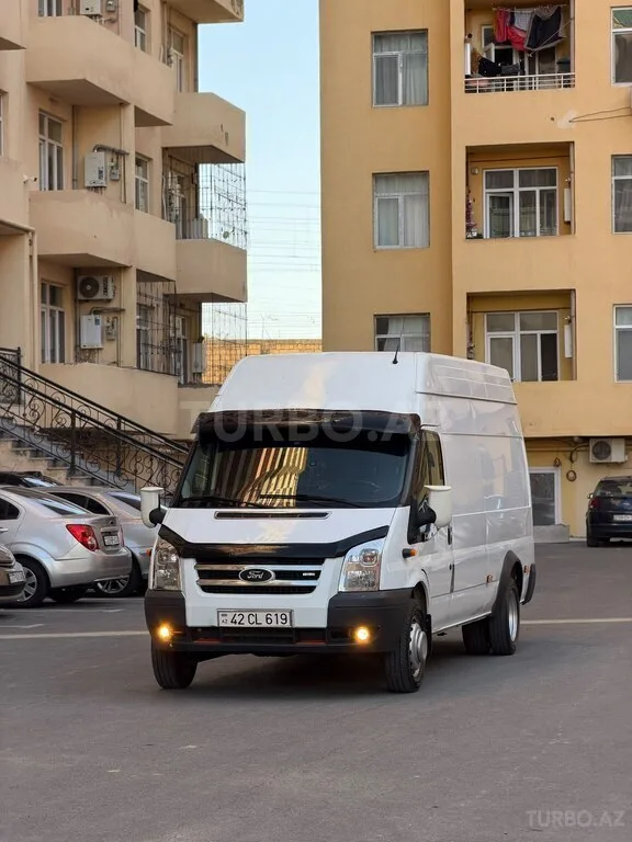 Ford Transit — foto 1/4