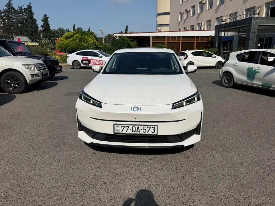 Changan Qiyuan A05 — foto 3/4