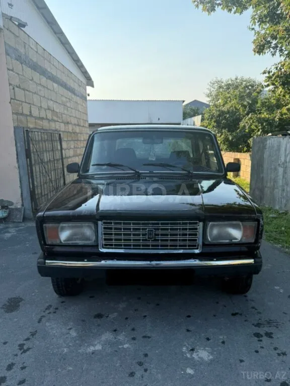 LADA (VAZ) 2107 — foto 1/4