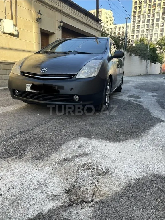 Toyota Prius — foto 1/4