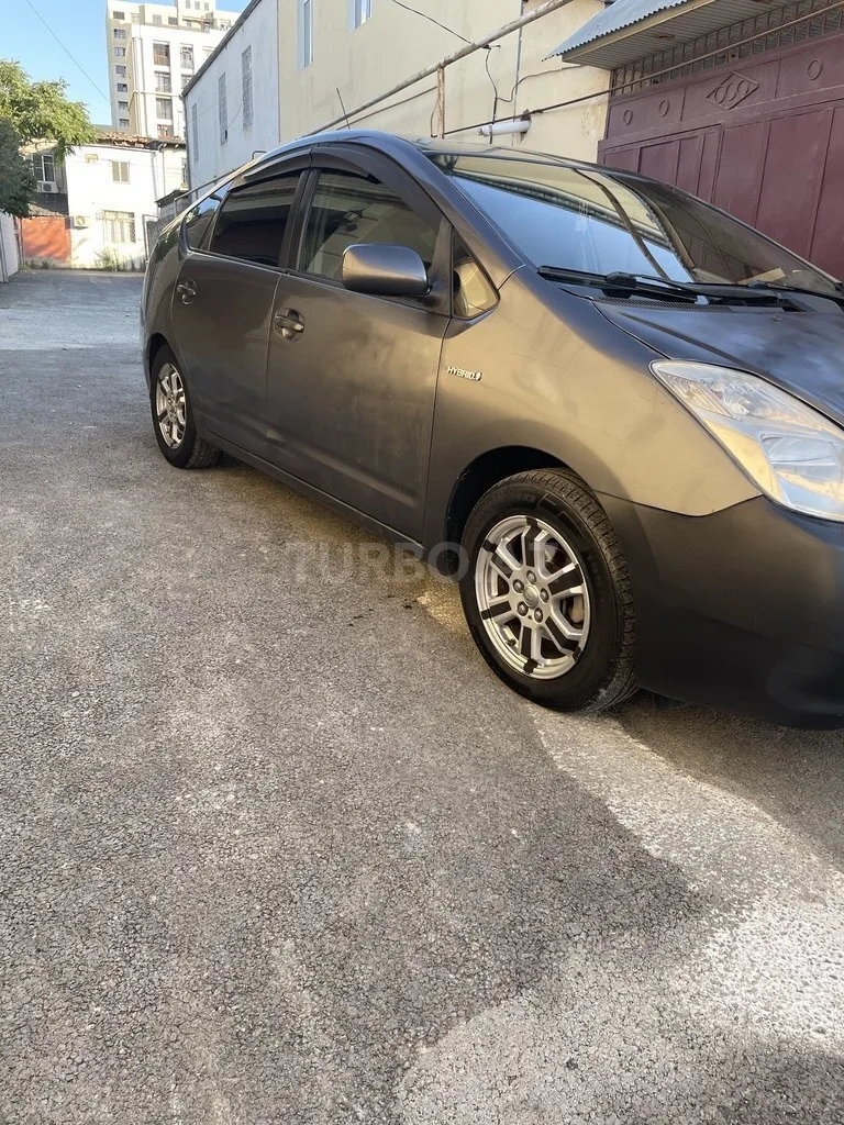 Toyota Prius — foto 4/4